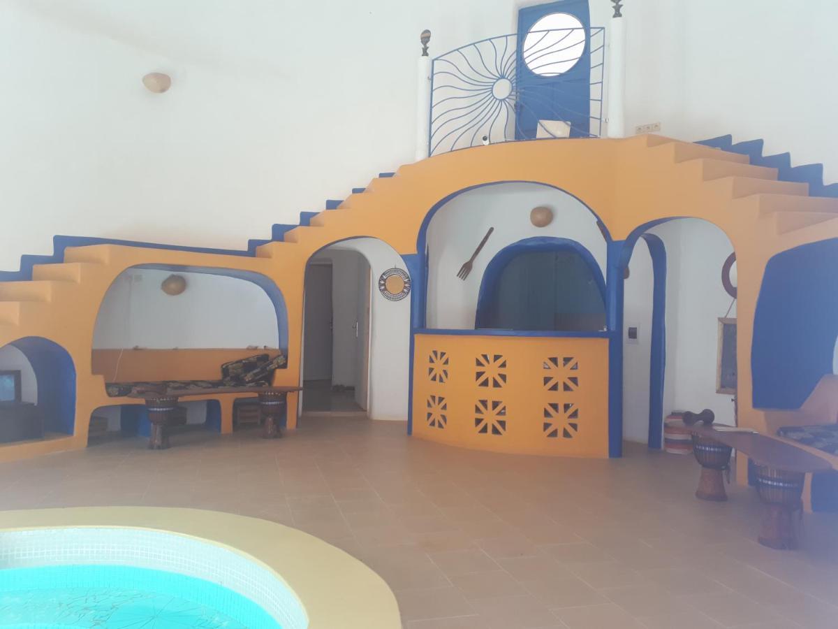 La Maison Blanche Deni Biram Ndao Bagian luar foto